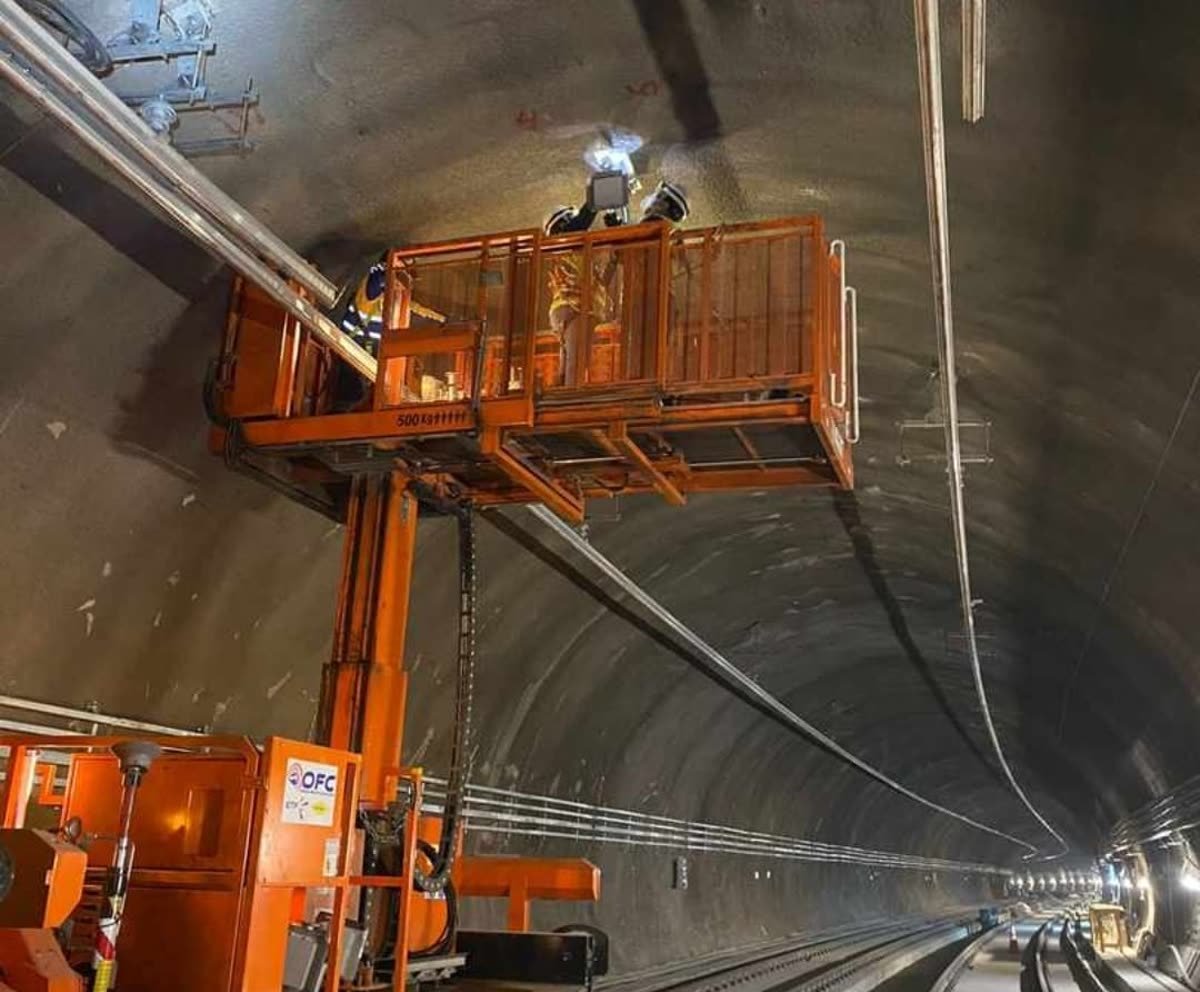 Equipo técnico de SICERG en montaje industrial