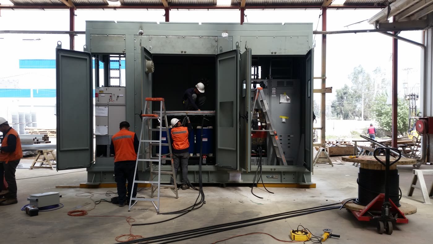 Integración de sala eléctrica modular en taller